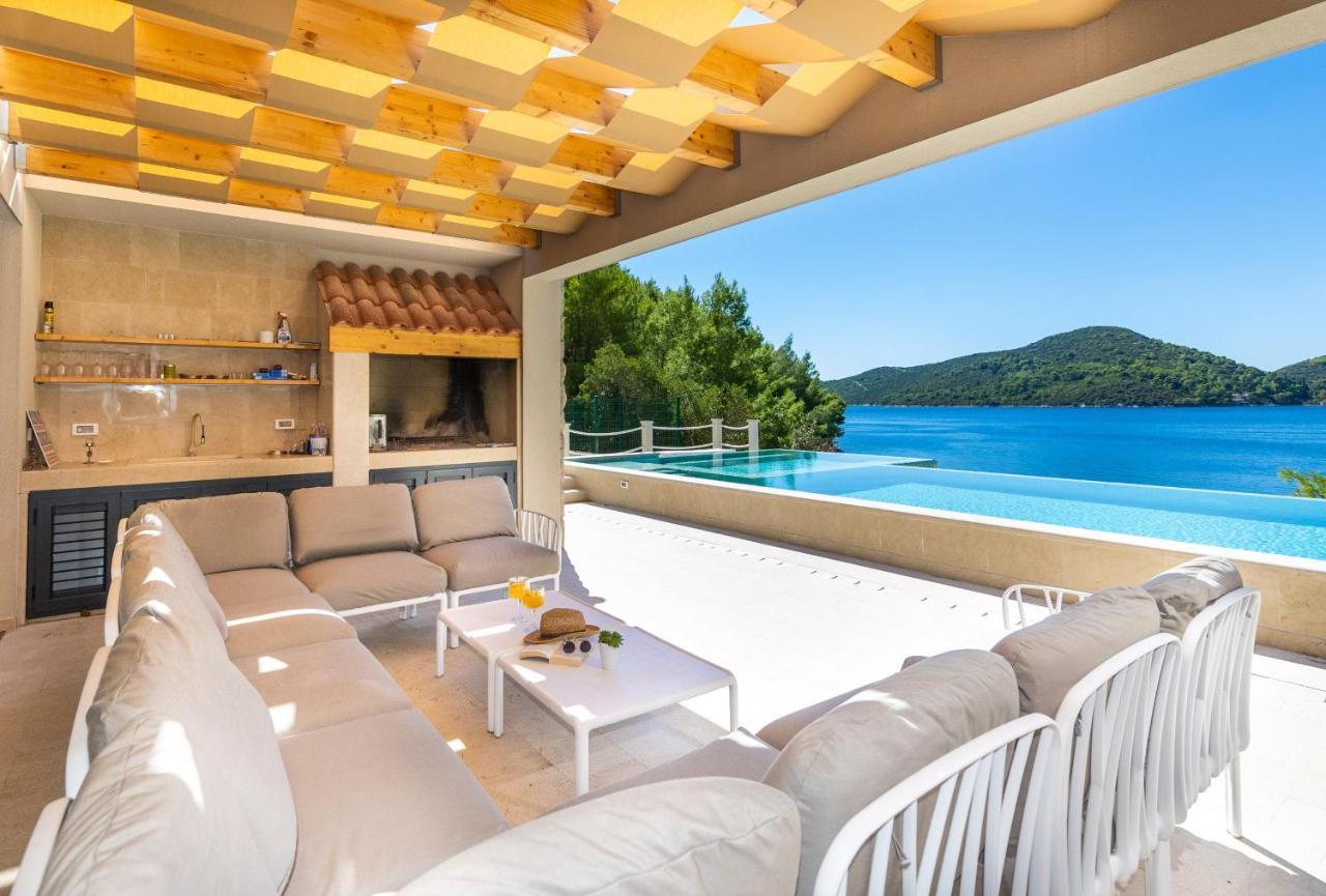 Beachfront Villa Brulupes In Secluded Bay Konstari Luaran gambar