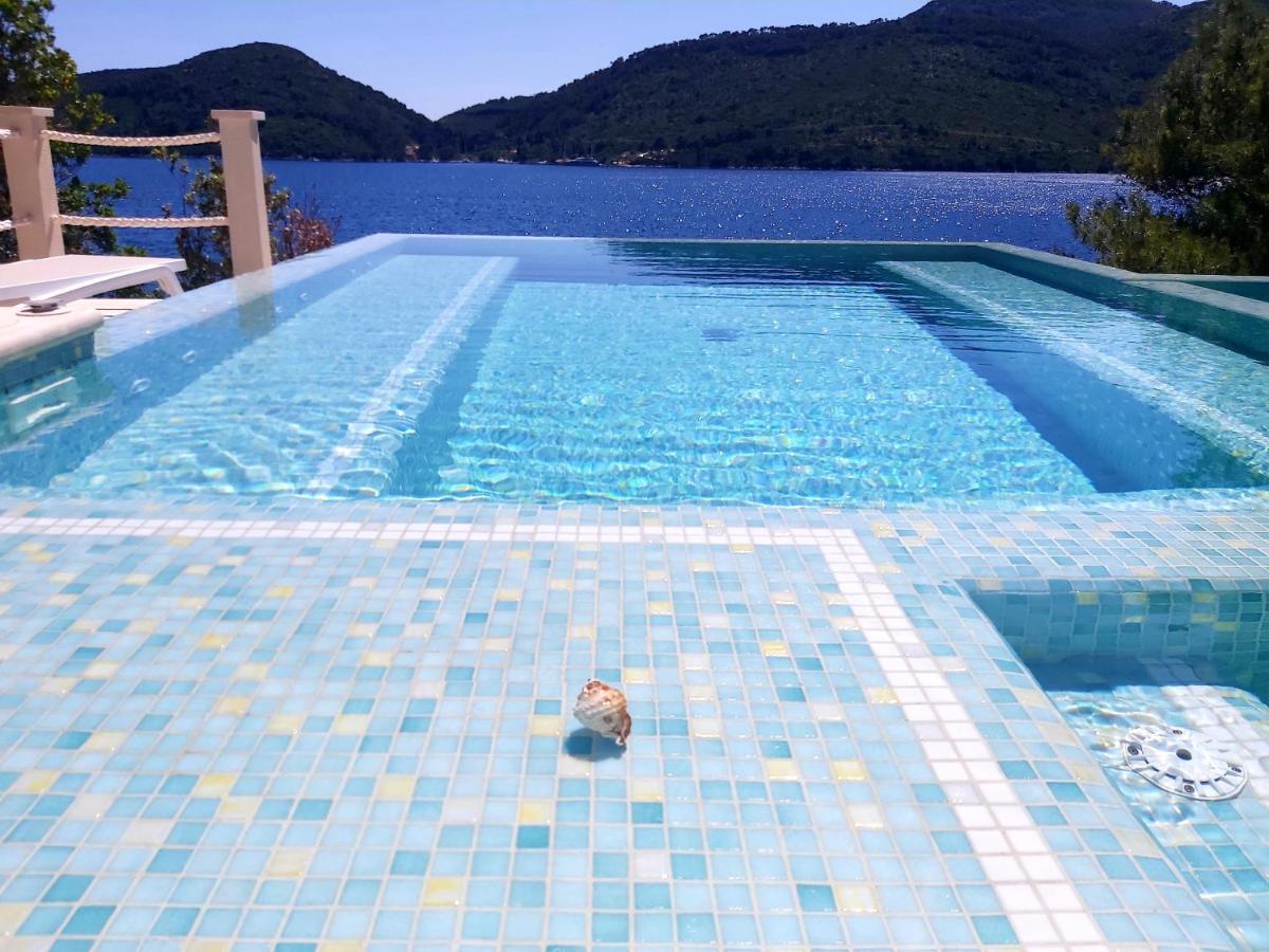 Beachfront Villa Brulupes In Secluded Bay Konstari Luaran gambar